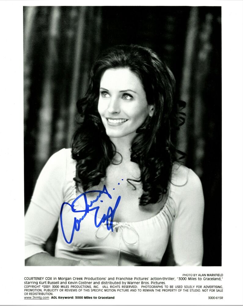 COURTNEY COX In-person Signed Photo Poster painting - FRIENDS