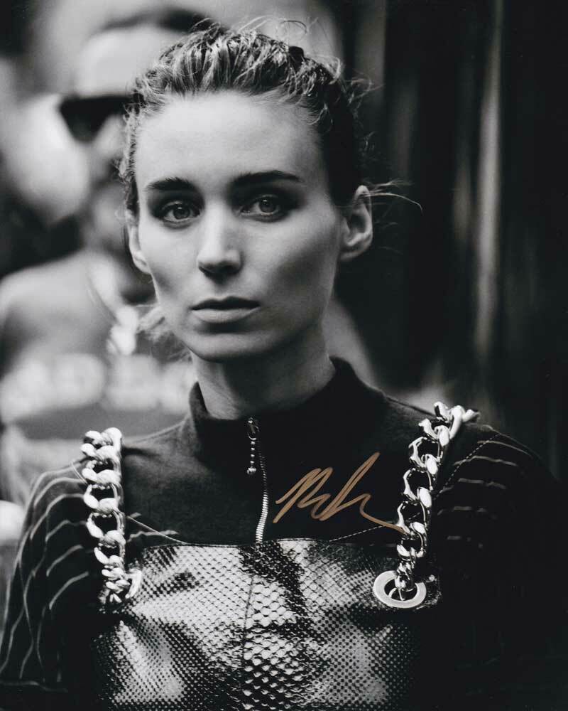 Rooney Mara In-person AUTHENTIC Autographed Photo Poster painting SHA #24375