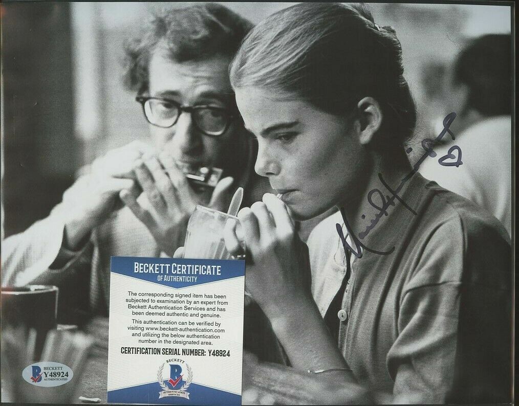 Mariel Hemingway signed Manhattan Tracy 8x10 Autographed Photo Poster painting BAS COA