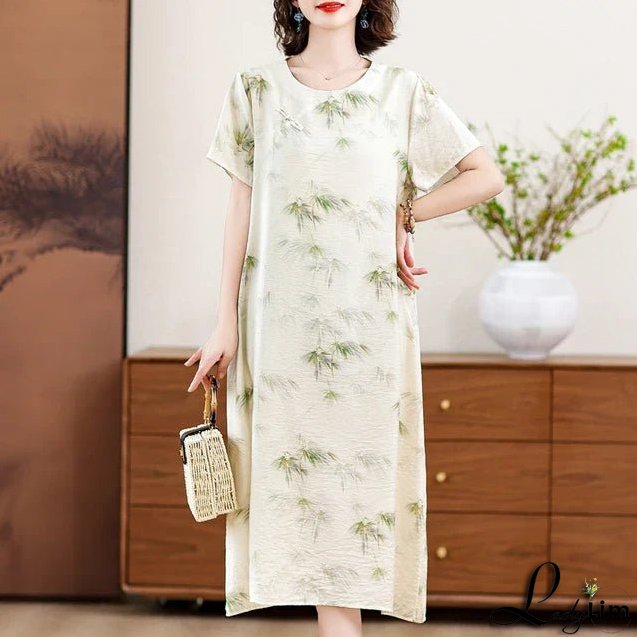 Feminine and light Dress