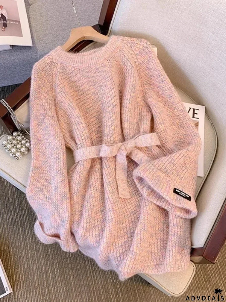 Loose-knit women's cotton sweater with belt