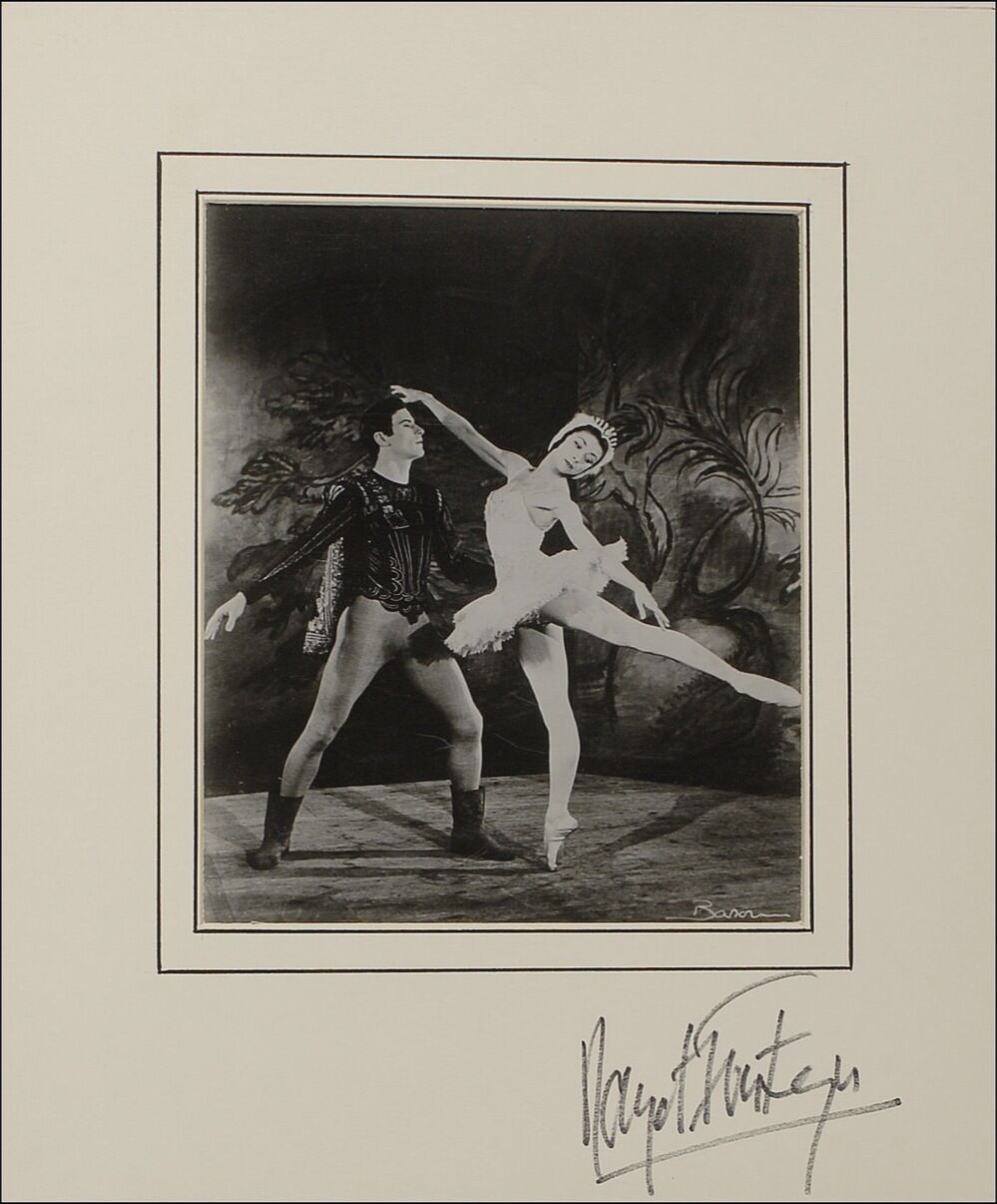 MARGOT FONTEYN Signed Photo Poster paintinggraph - Ballet Dancer - preprint