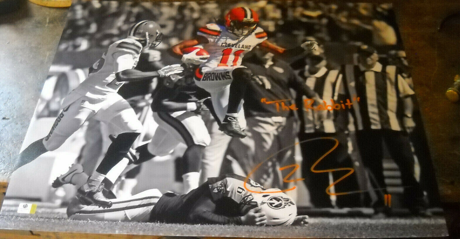 TRAVIS BENJAMIN AUTOGRAPH SIGNED 16X20 Photo Poster painting GLOBAL CLEVELAND BROWNS THE RABBIT
