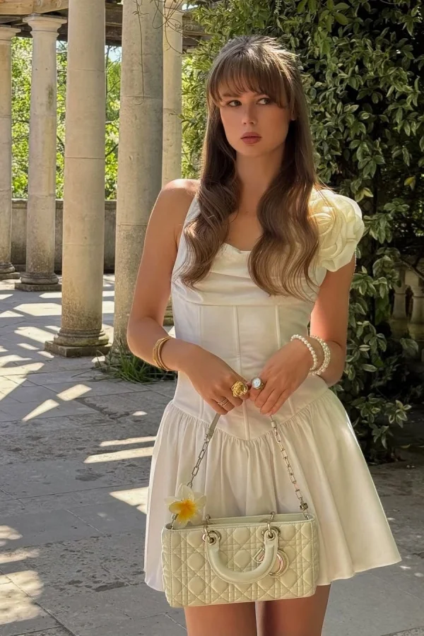 Lovely Sleeveless Halter Strap Handmade Flower Pleated Mini Prom Dress YK0091