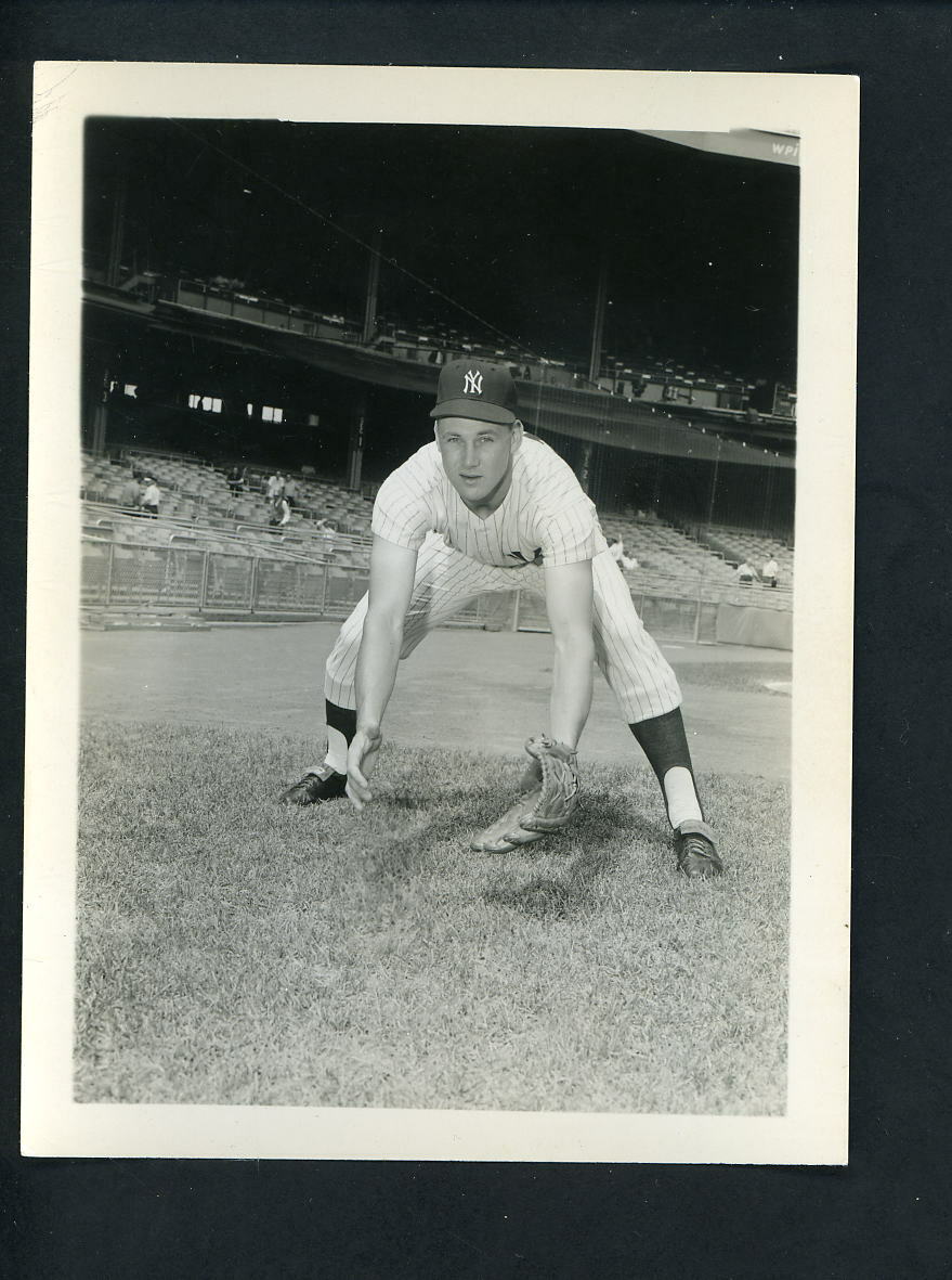 Tom Tresh 1960's Type I Louis Requena Press Original Photo Poster painting New York Yankees fiel