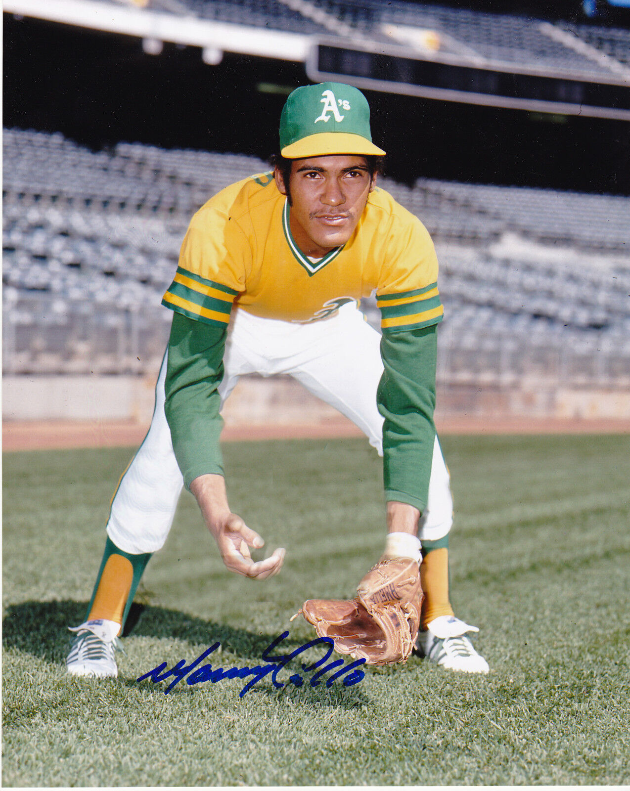 MANNY TRILLO OAKLAND A'S COLOR ACTION SIGNED 8X10