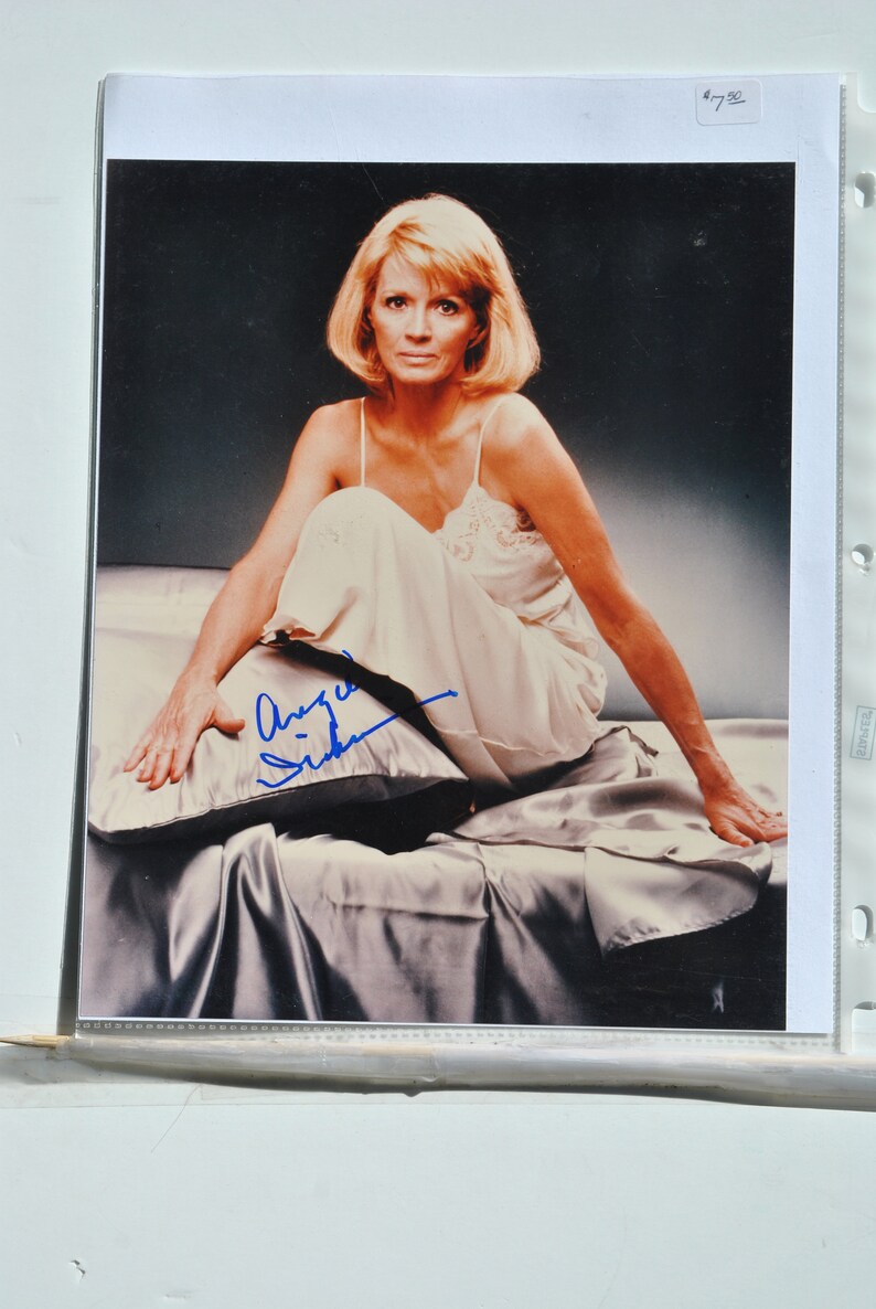 ANGIE DICKINSON SIGNED Photo Poster painting Rio Bravo Dressed To Kill Pay It Forward wcoa