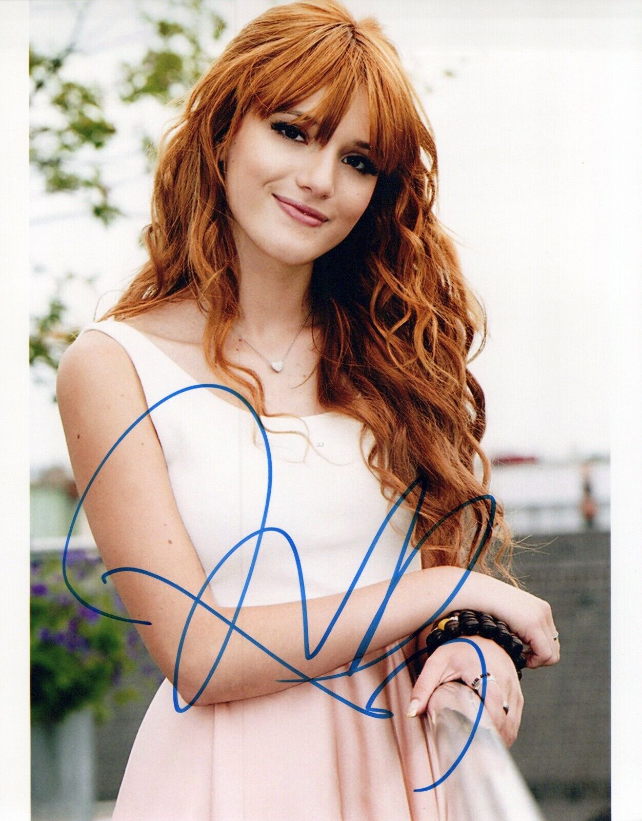 Bella Thorne glamour shot autographed Photo Poster painting signed 8x10 #32