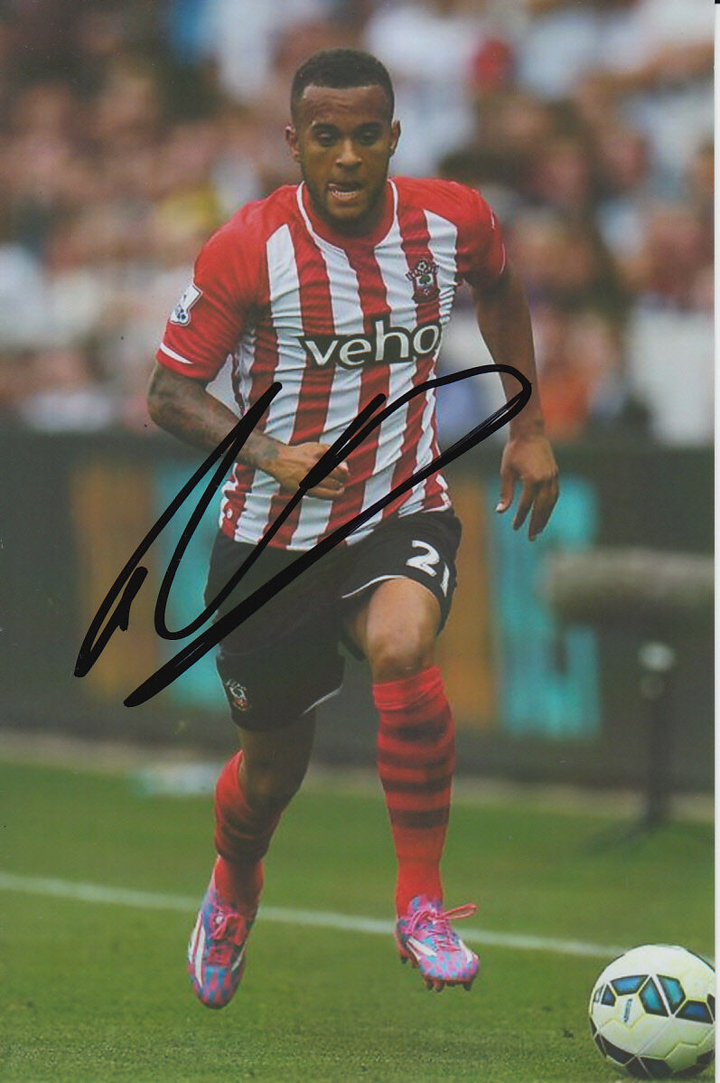 SOUTHAMPTON HAND SIGNED RYAN BERTRAND 6X4 Photo Poster painting.