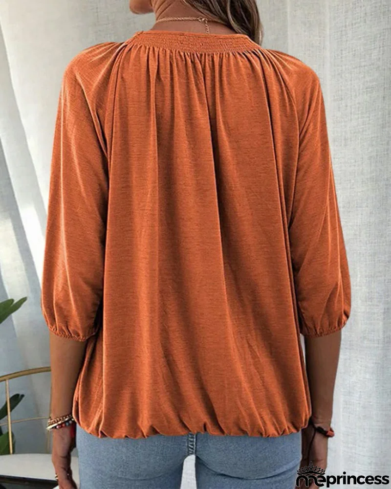 Elegant and lightweight Sweater