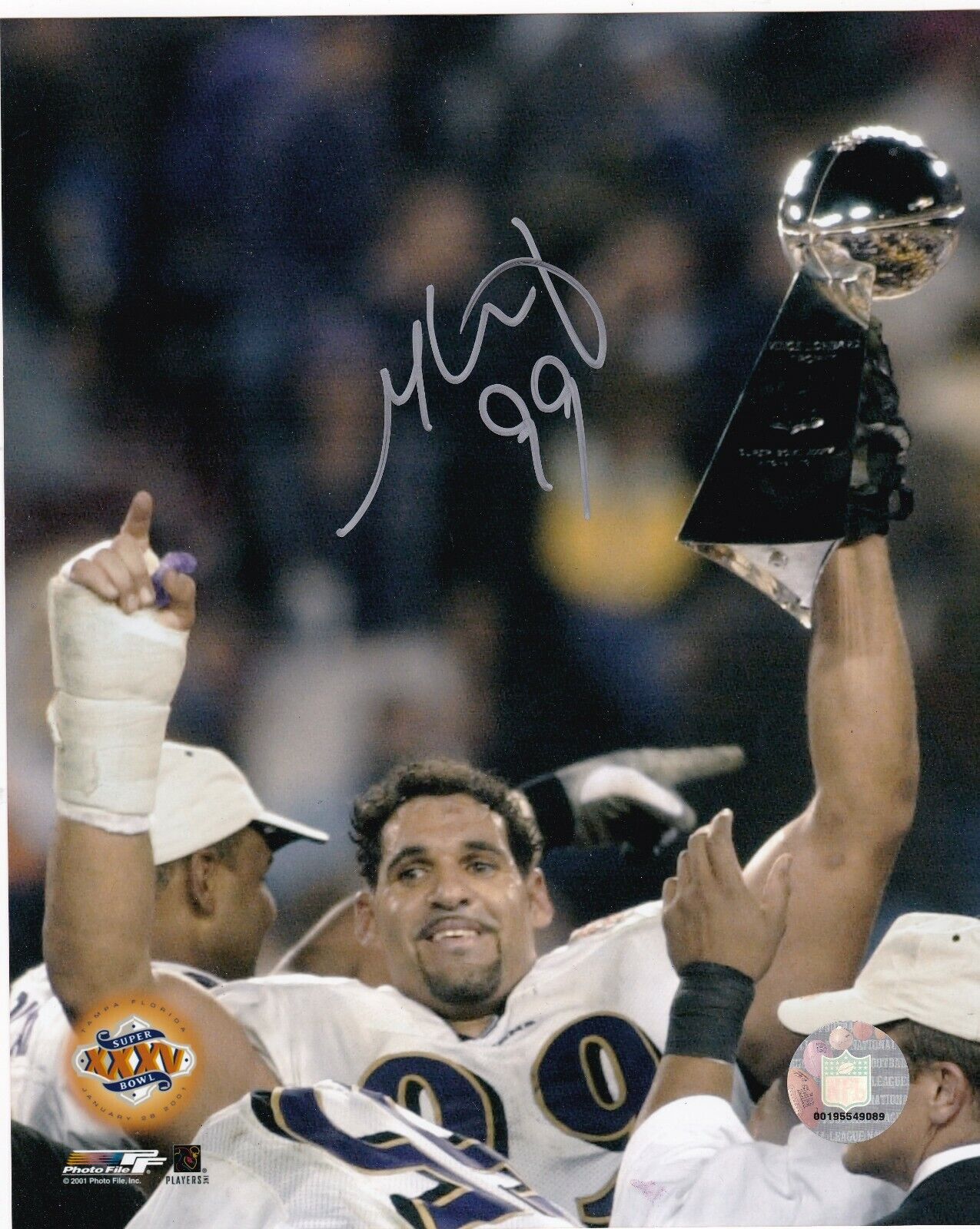 MICHAEL MCCRAY BALTIMORE RAVENS ACTION SIGNED 8X10