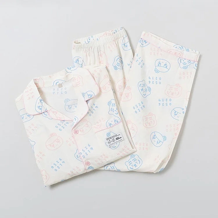 SEVENTEEN Collaboration BONGBONGEE X MUZIK TIGER Ivory Pajamas