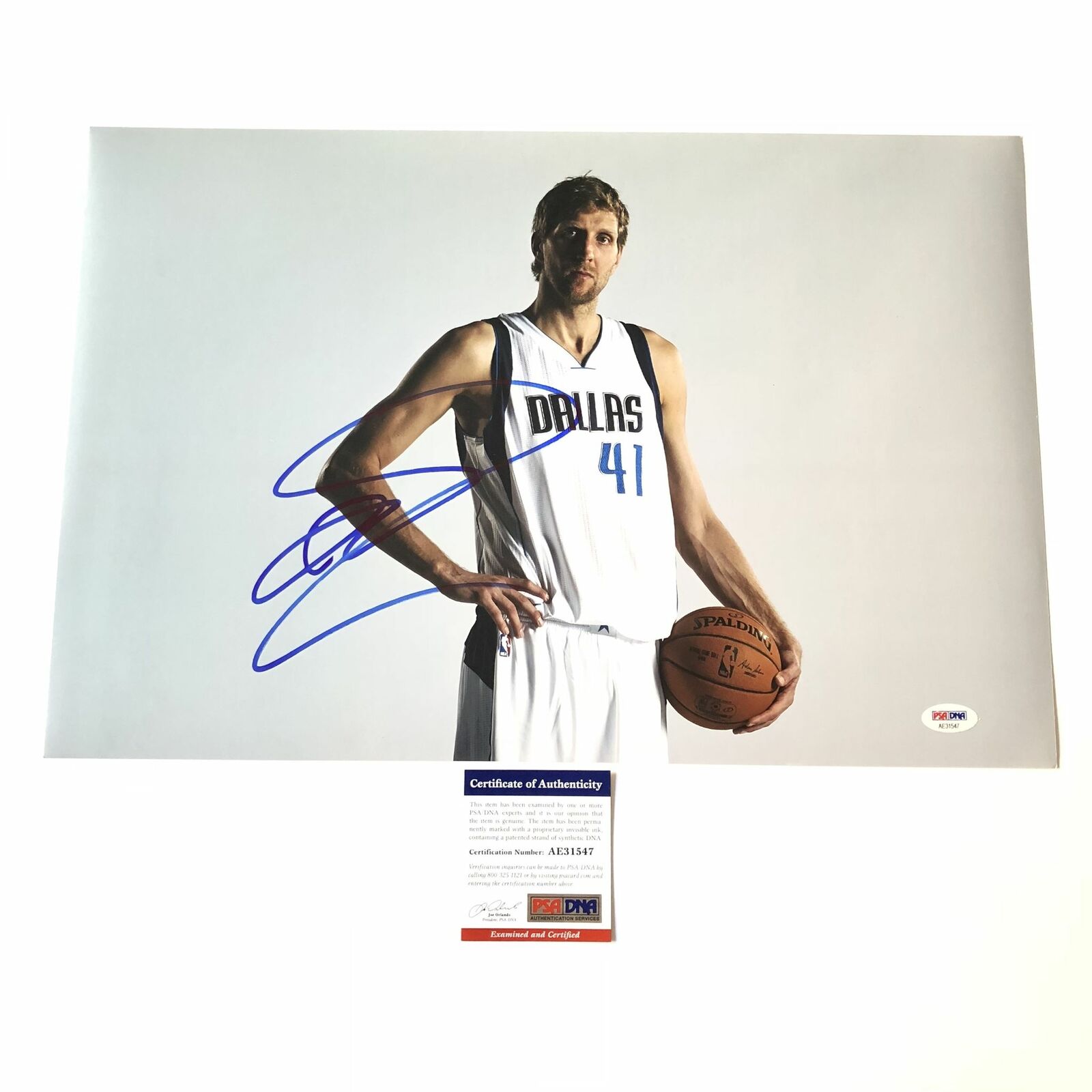 Dirk Nowitzki signed 12x18 Photo Poster painting PSA/DNA Dallas Mavericks Autographed