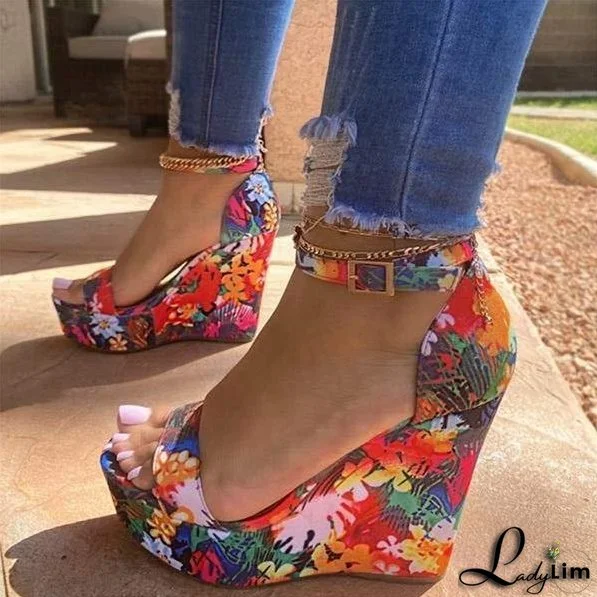 Chic and Versatile winter Sandals