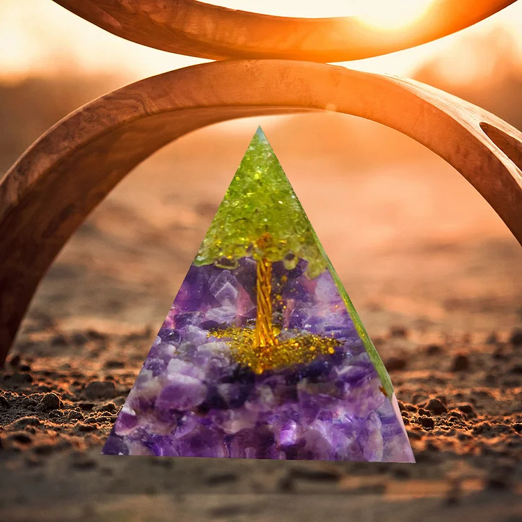 Crystal Energy Orgone Pyramid Mold Wealth Prosperity Peridot Heal Gem (5cm)