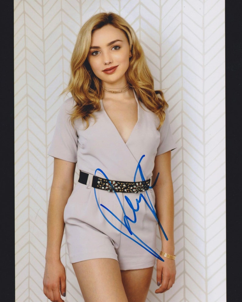 Peyton List Signed Autographed Glossy 8x10 Photo Poster painting - COA Matching Holograms