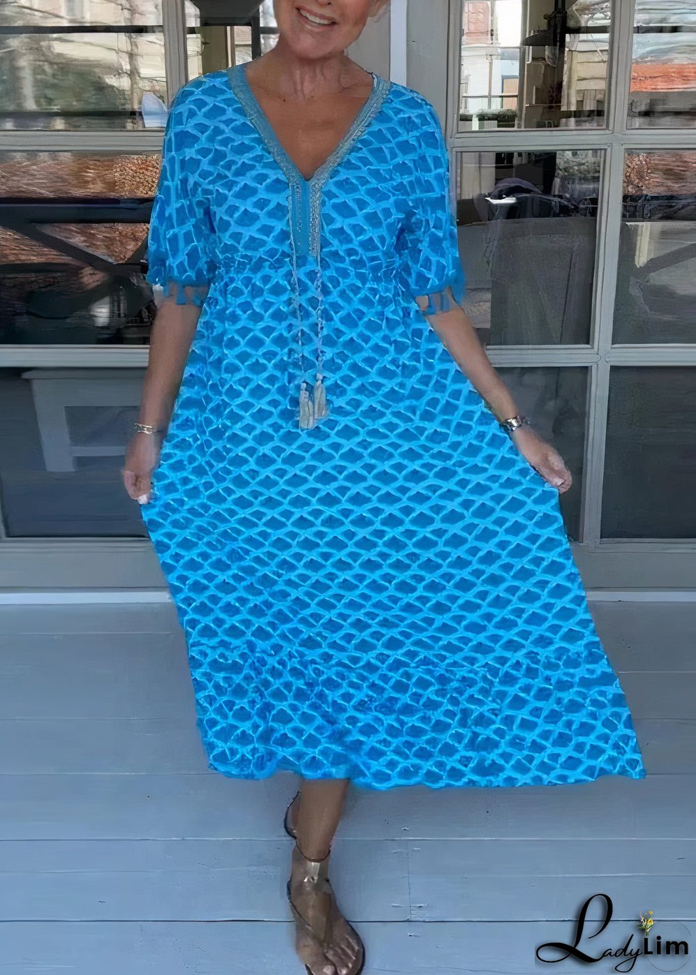 Fashionable and Minimalist winter Dress