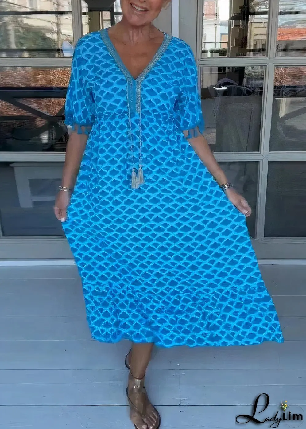 Fashionable and Minimalist winter Dress