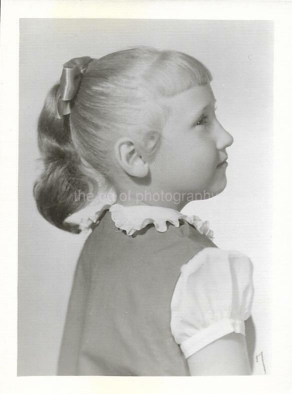 Found Photo Poster paintinggraph bw PORTRAIT OF A GIRL Original 1950'S VINTAGE 15 31 M