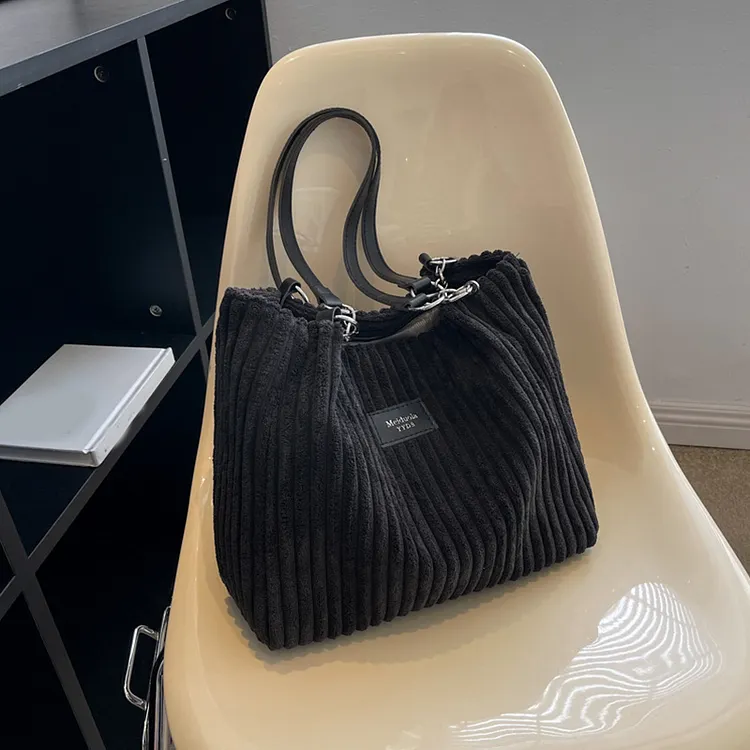 Winter Corduroy Women Handbags Travel female chain Shoulder Bag Large Capacity Brand Design Big Totes Bolsas Commuting Hand Bag