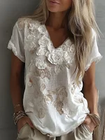 Women's White Rose Embroidery Art V-neck Short Sleeve T-shirt