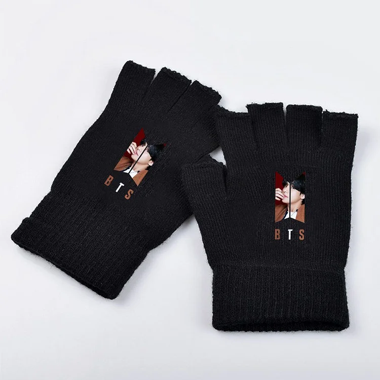 방탄소년단 BE Half Finger Knitted Gloves