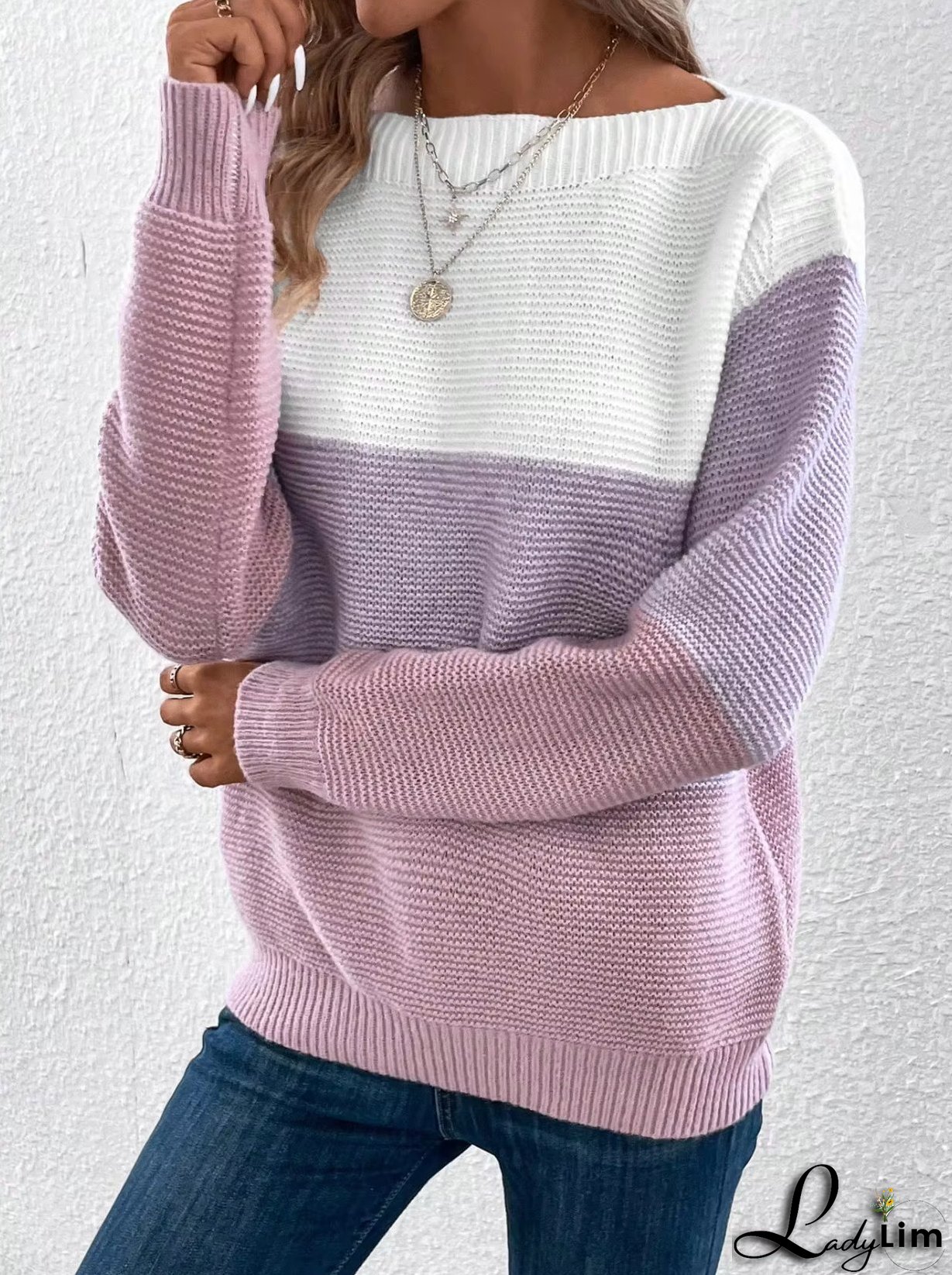 Modern and Versatile Pullover