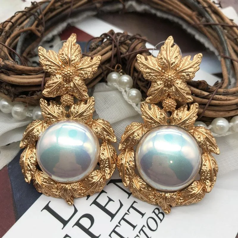 Baroque Oversive Pearl Metal Earrings