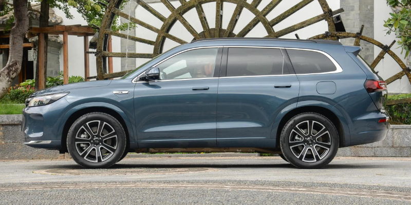 AITO M7 exterior
