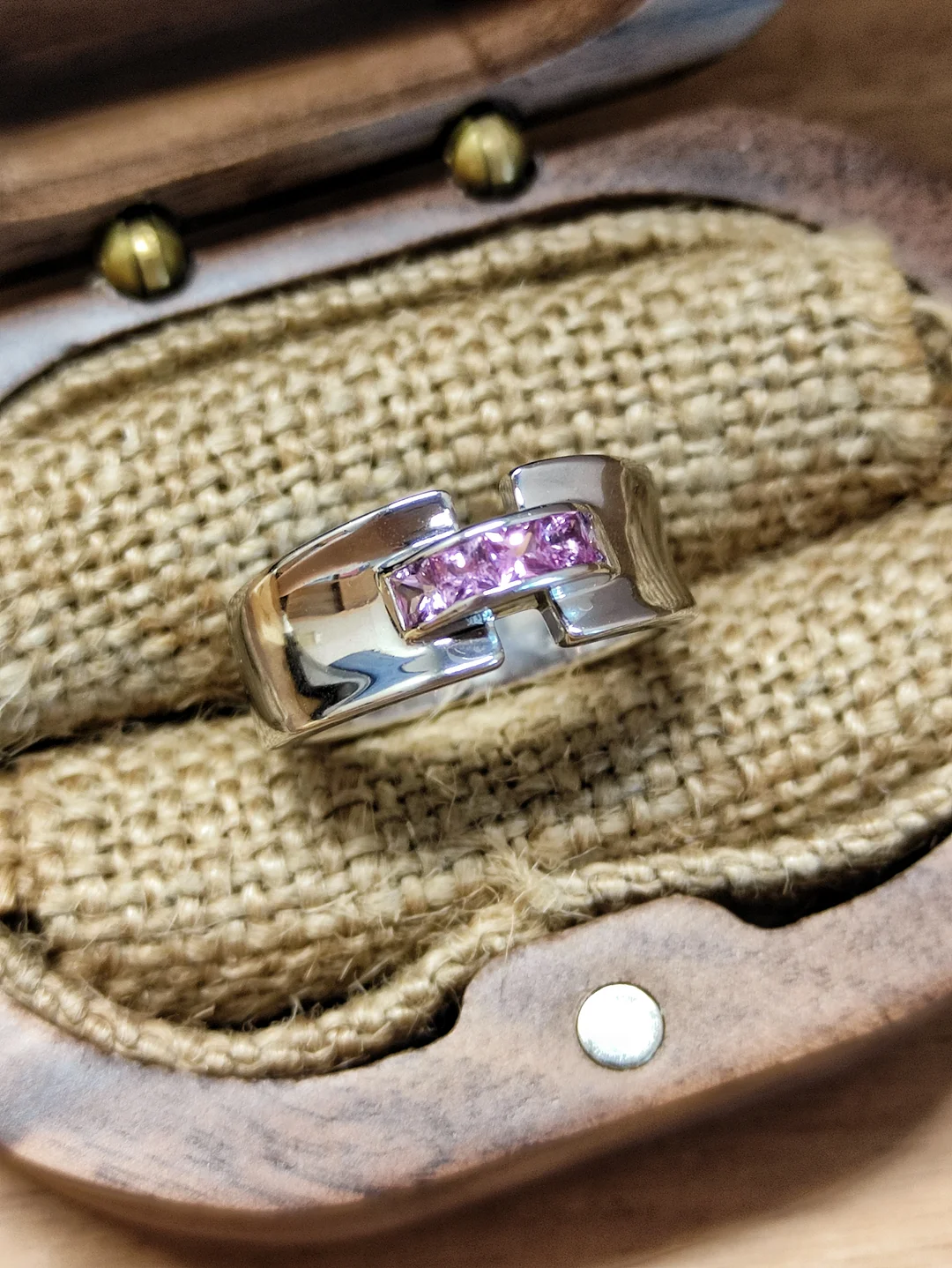 S406 【品牌】Jeunet粉蓝宝公主方白金戒指750WG，粉蓝宝0.48ct，7.6g，13.5/52.5码【品牌货，粉蓝宝颜色美，精品】
