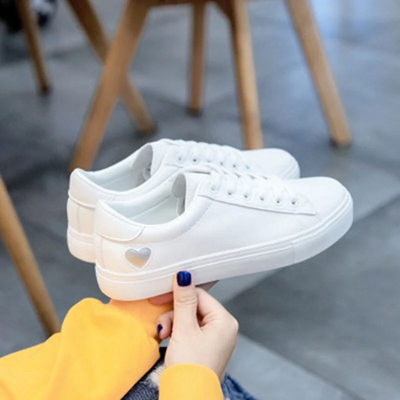 Women Canvas Shoes Women Casual Flats Heart Lace-up Fashion Ladies Spring/Autumn Shoes designer White Sneakers