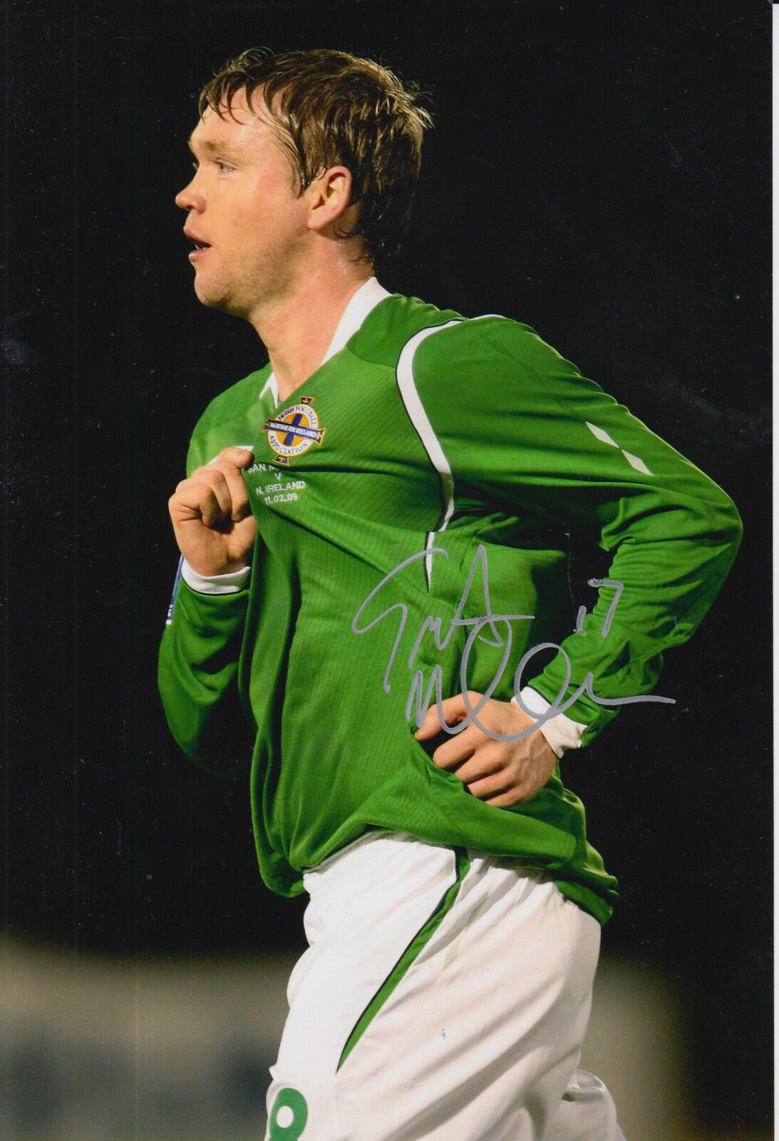 NORTHERN IRELAND HAND SIGNED GRANT MCCANN 12X8 Photo Poster painting 2.