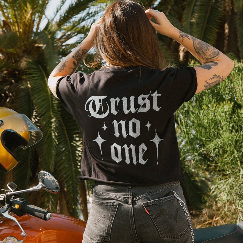 Trust No One Letters Printing Women's T-shirt -  