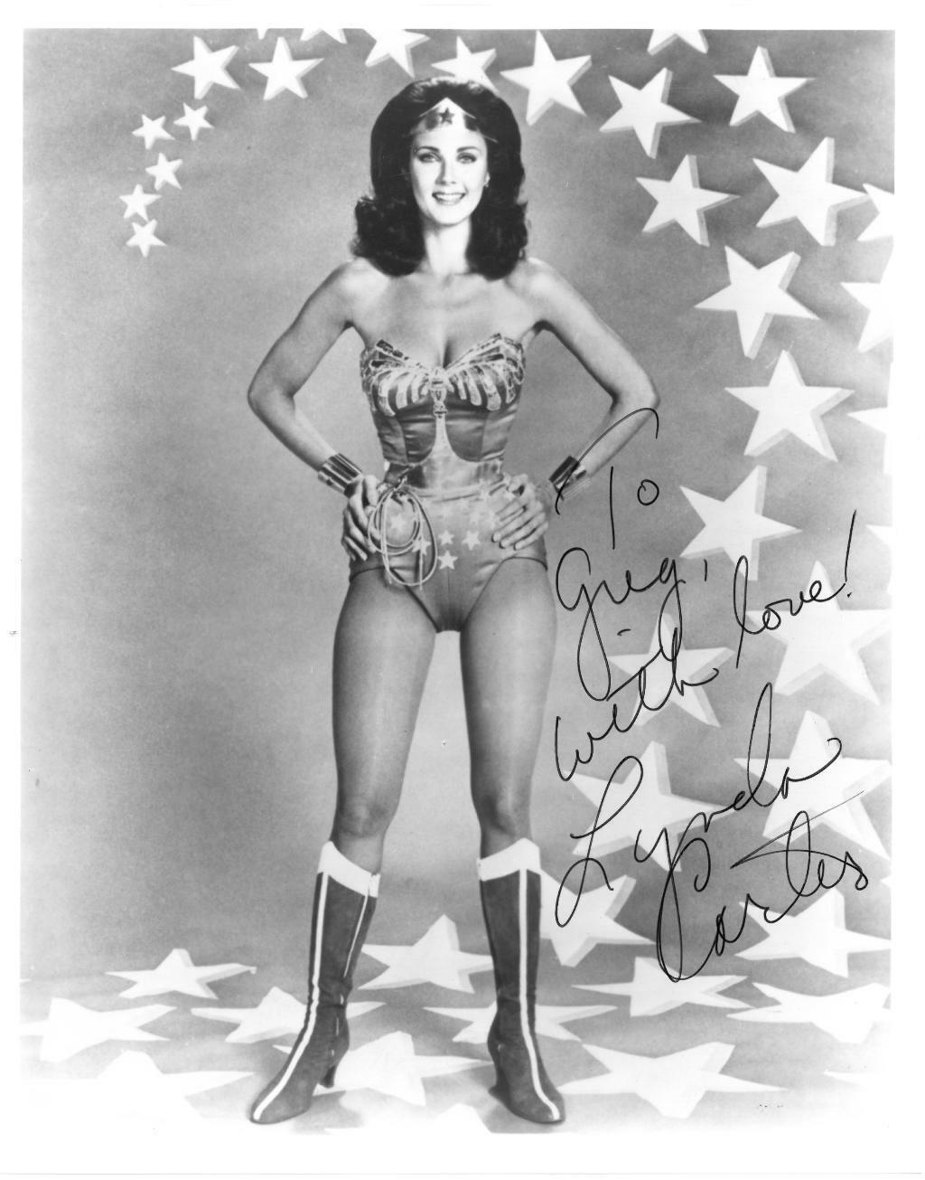 Lynda Carter Signed Wonder Woman Autographed 8x10 B/W Photo Poster painting BECKETT #Y04639