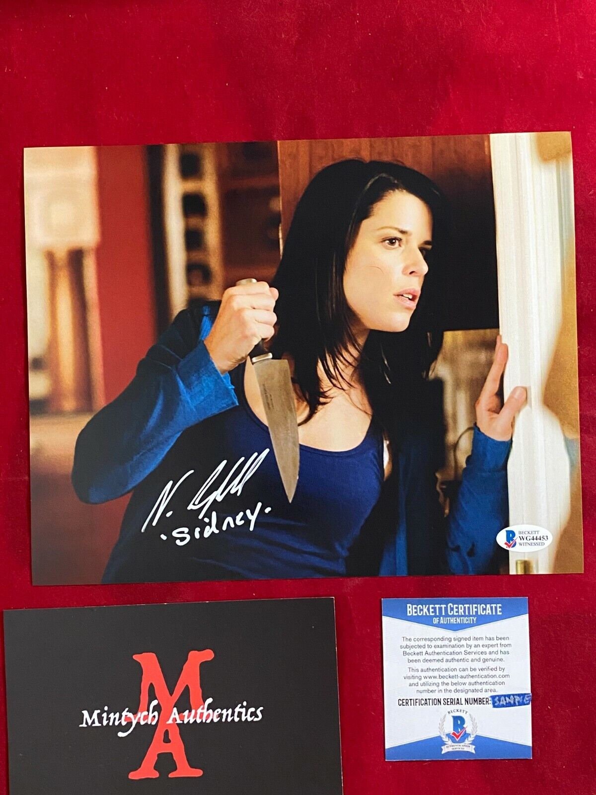 NEVE CAMPBELL AUTOGRAPHED SIGNED 8x10 Photo Poster painting! SCREAM! BECKETT COA! SIDNEY!