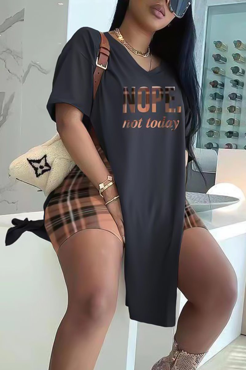 Letter Print Split Hem V Neck T-Shirt & Shorts Set
