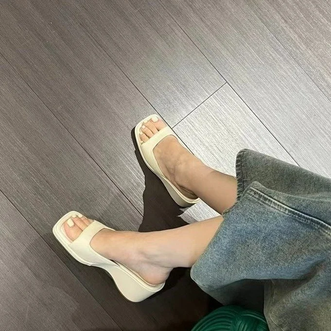 Yyvonne Head High Cool Slippers Women Summer New Korean Version Of Simple Toe Slope And Thick Bottom Type Wearing Slippers Women