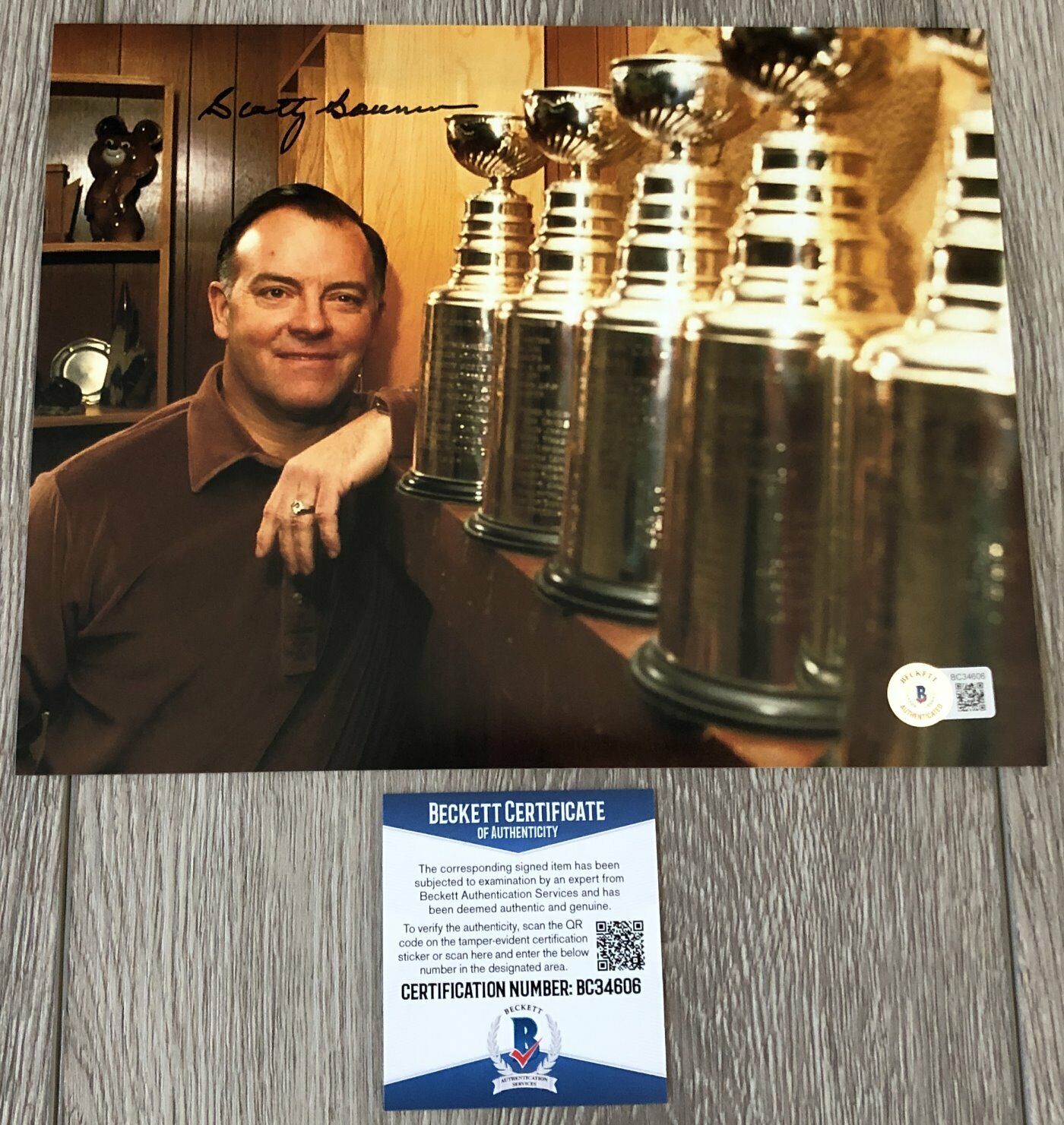 SCOTTY BOWMAN SIGNED STANLEY CUP 8x10 Photo Poster painting w/PROOF & BECKETT BAS COA