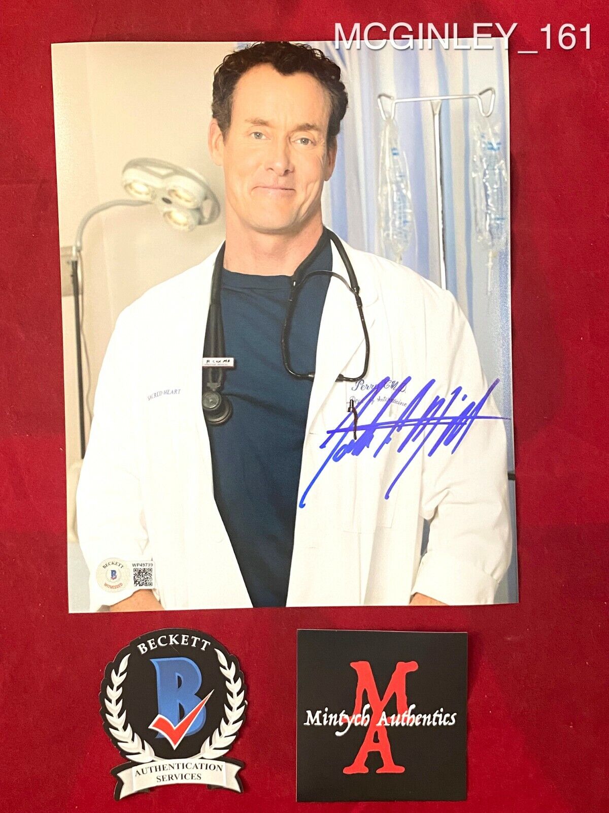 JOHN MCGINLEY AUTOGRAPHED SIGNED 8x10 Photo Poster painting! SCRUBS! DR PERRY COX BECKETT COA!