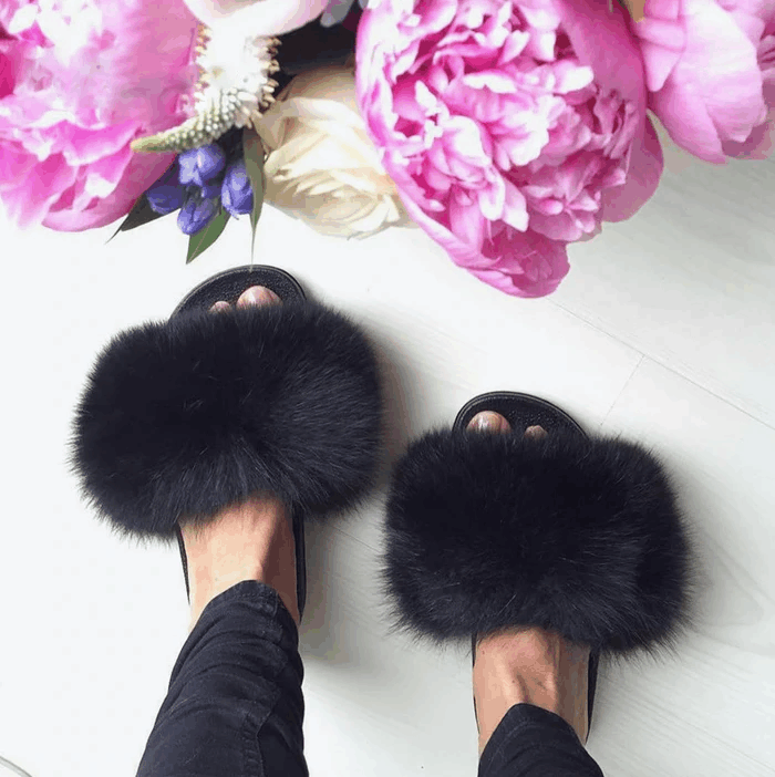 THE GORGEOUS LADIES FLUFFY SLIDES™ LIMITED STOCK!