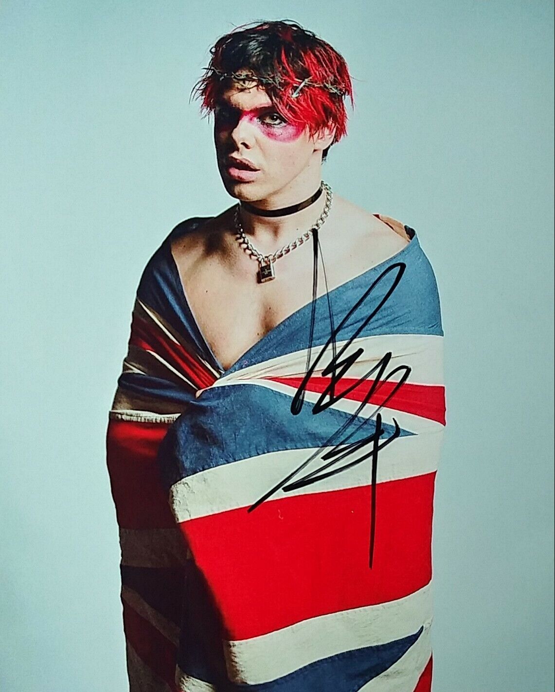 Yungblud signed 8 x 10