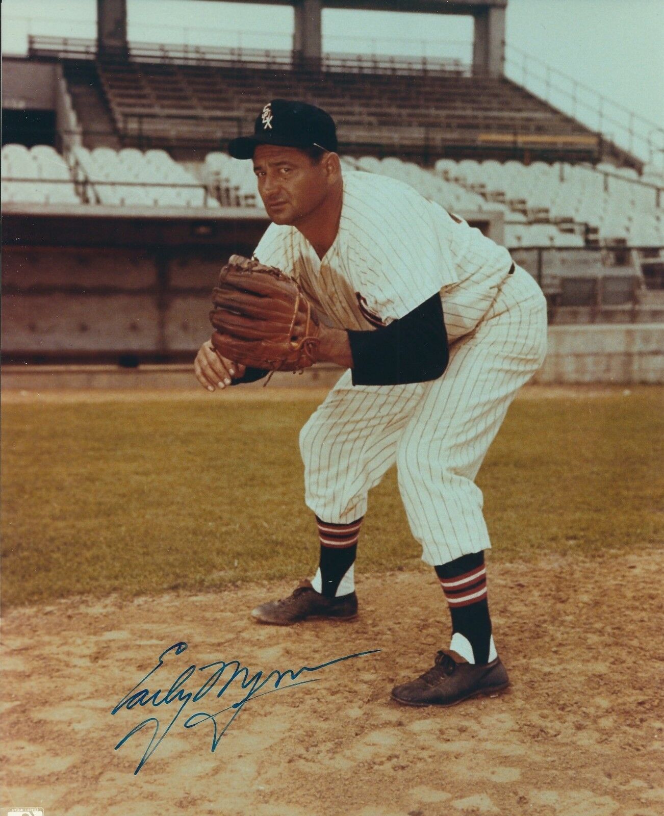 Signed 8x10 EARLY WYNN Chicago White Sox Autographed Photo Poster painting - COA