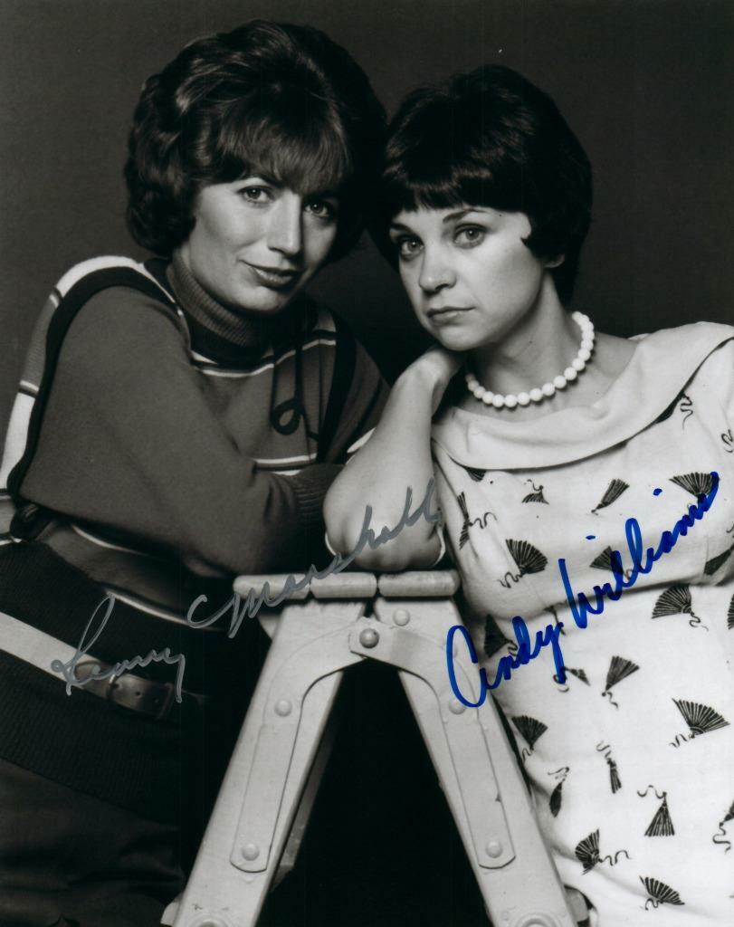 Penny Marshall Cindy Williams signed 8x10 Photo Poster painting Pic autographed Pic includes COA