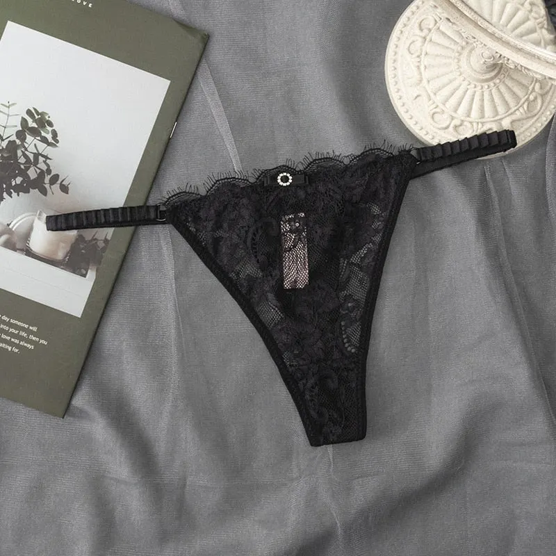 European Style Thong Sexy Lace Panties Low Waist Seamless Fashion Hollow Out G-Gtring Women' Transparent T Pants Female Lingerie