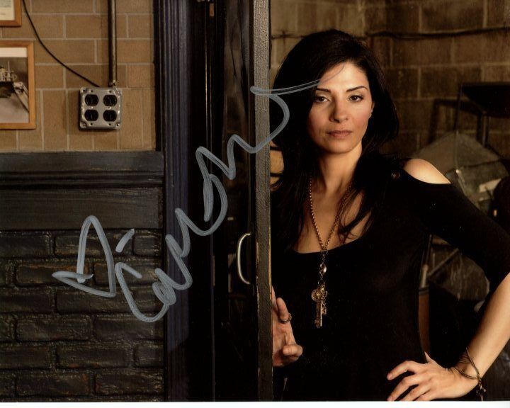 CALLIE THORNE signed autographed RESCUE ME SHEILA KEEFE 8x10 Photo Poster painting