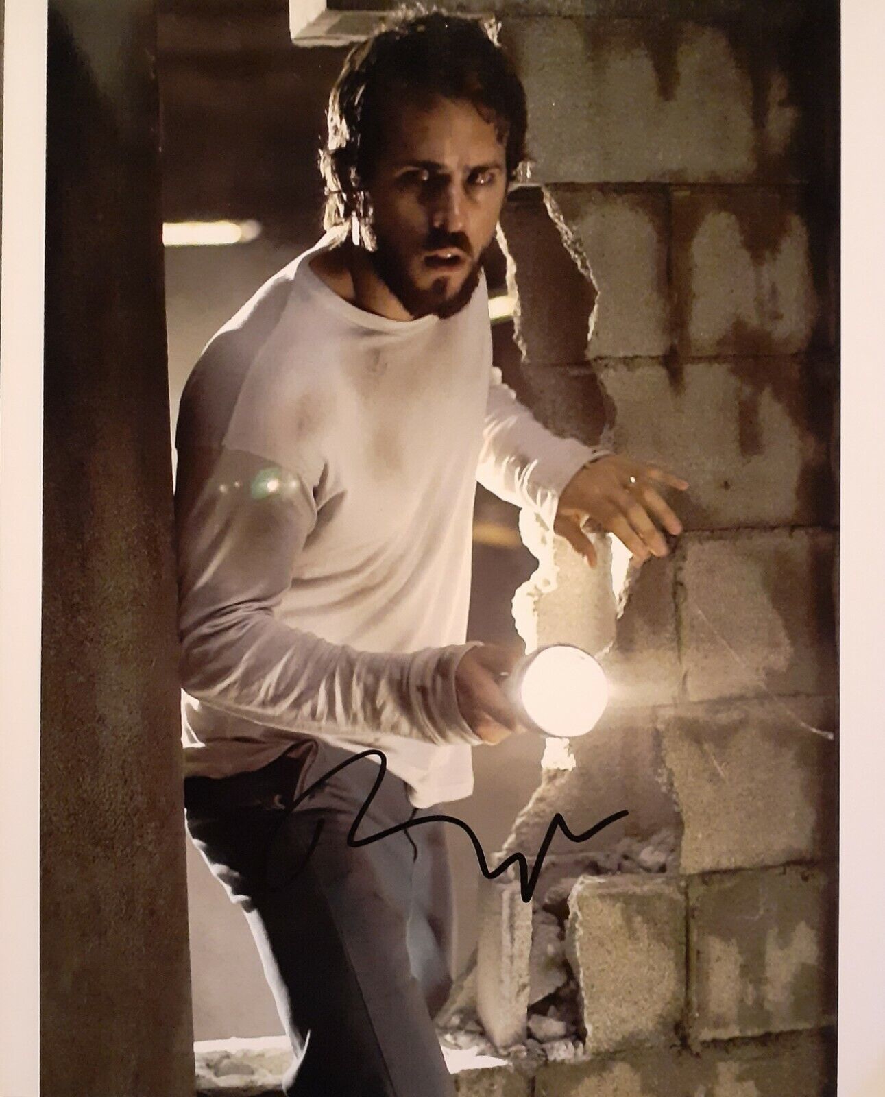 Ryan Reynolds signed 8x10