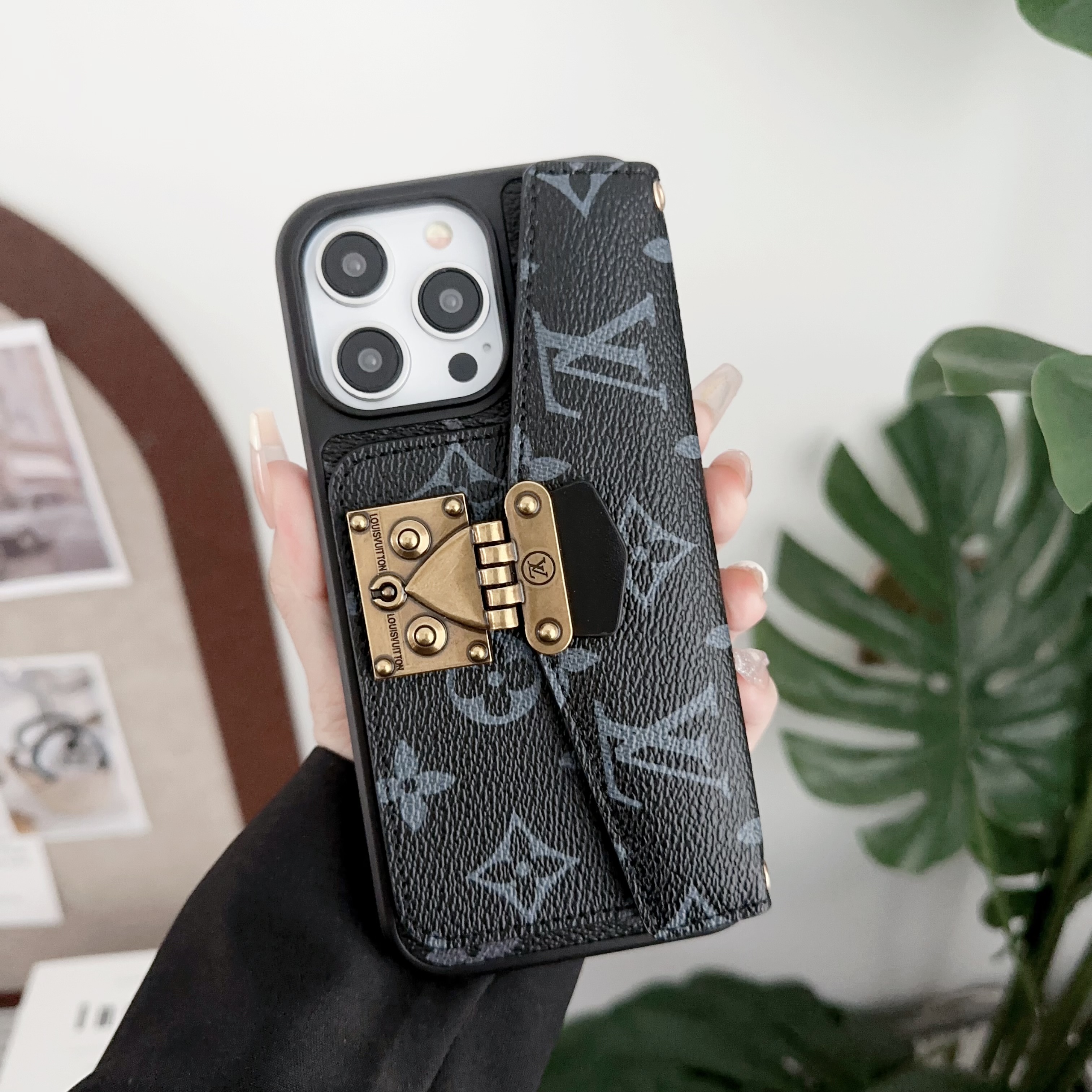 LV new petite malle women fashion messenger bag apple iPhone leather cases