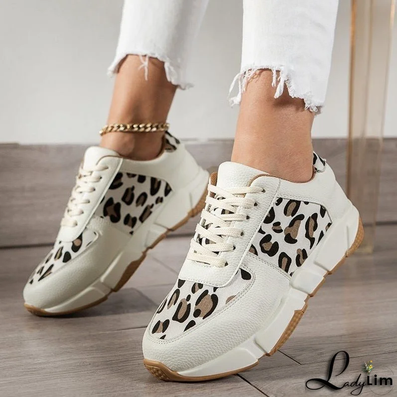 Fashionable and Minimalist winter Shoes
