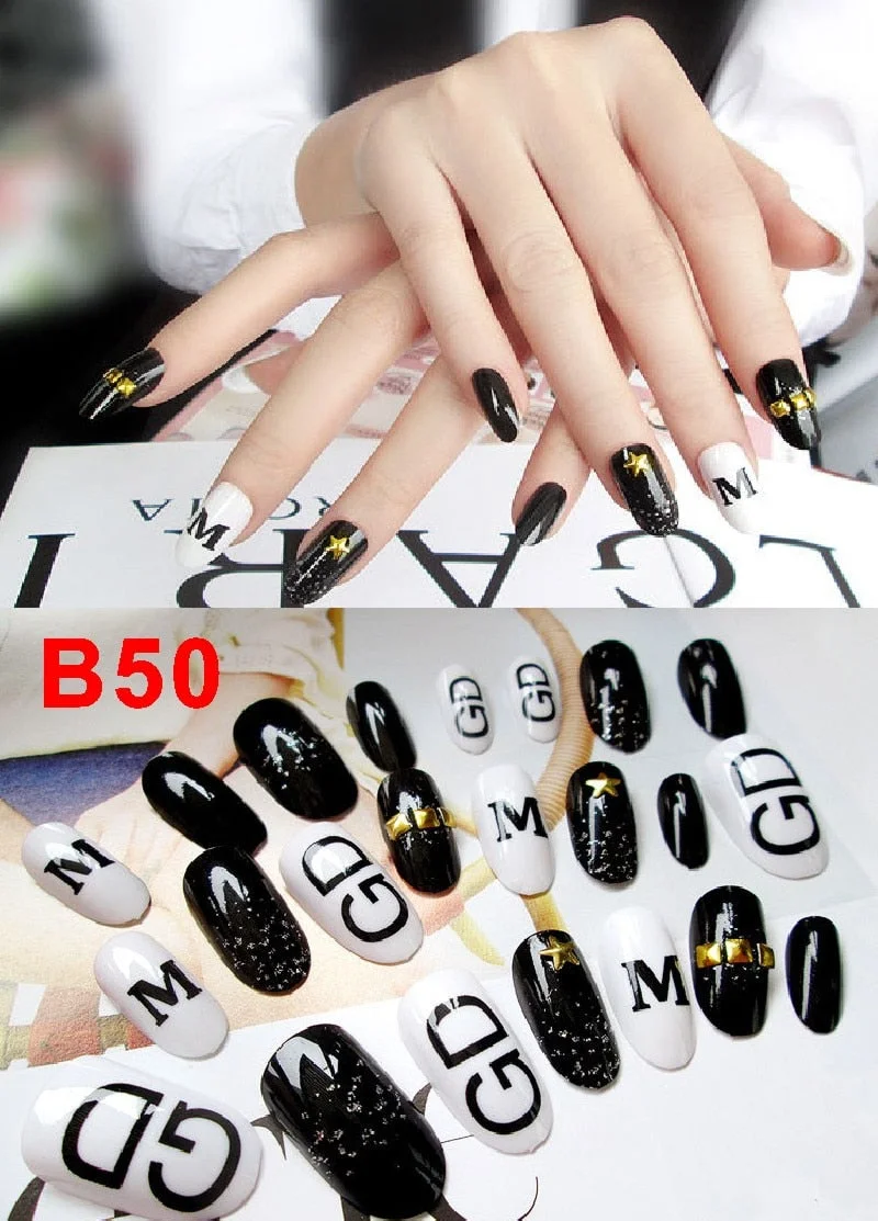 24Pcs/Set Vintage Gold Line False Nails Finished Short Design Full Cover Nail Tips Press on Nail Artificial Fake Nails with Glue-Nail Inspo