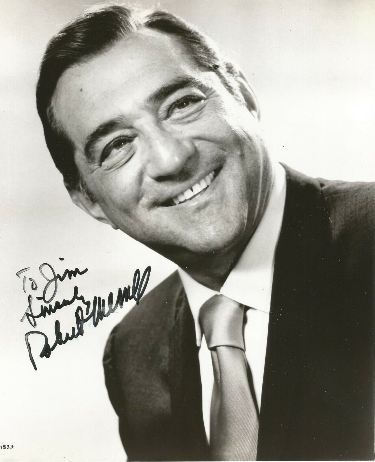 ROBERT MERRILL-SIGNED 8 X 10 SMILING Photo Poster paintingGRAPH-SINGER-GRAND OPERA-NOW HAS DIED